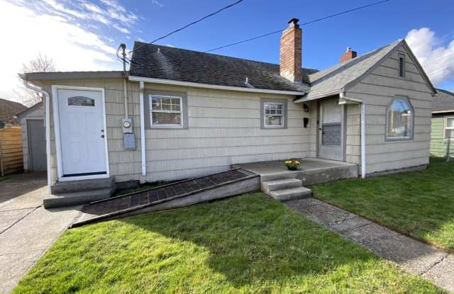 Cozy Chehalis home - 73 Southwest Saunders Way, Chehalis, WA 98532