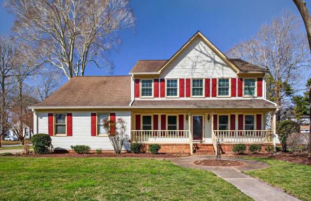 5 Bed, 2.5 Bath Home in the Heart of Red Mill Farms photos photos