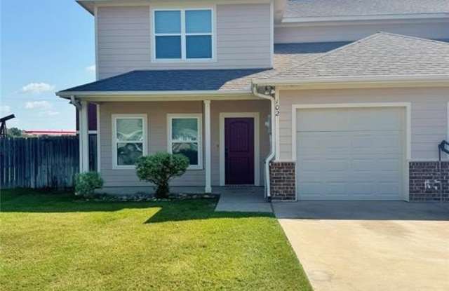 102 Bridle Court photos photos