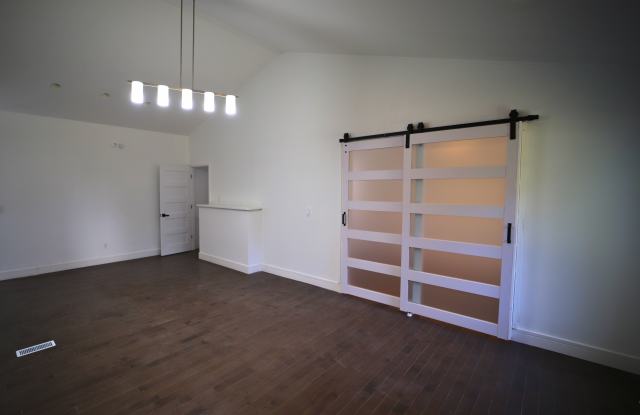 454 Woodland Drive West Gallery 3