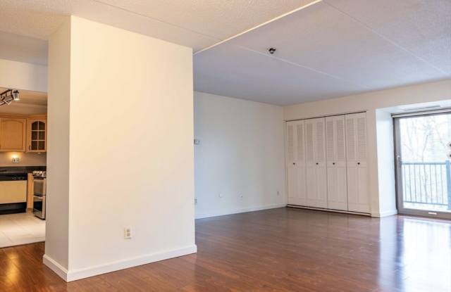 55 Tall Oaks Dr - 55 Tall Oaks Drive, Weymouth Town, MA 02190
