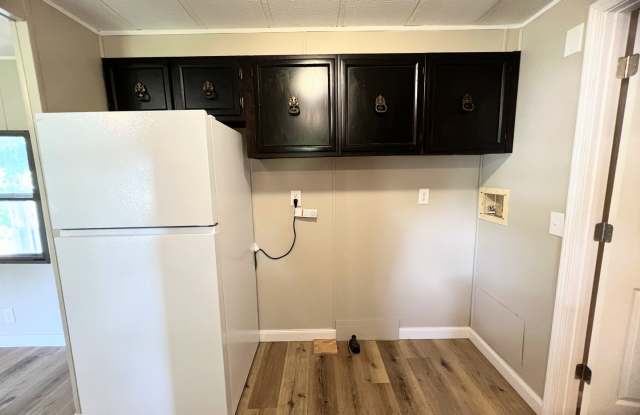 Newly Renovated Trailer Gallery 4