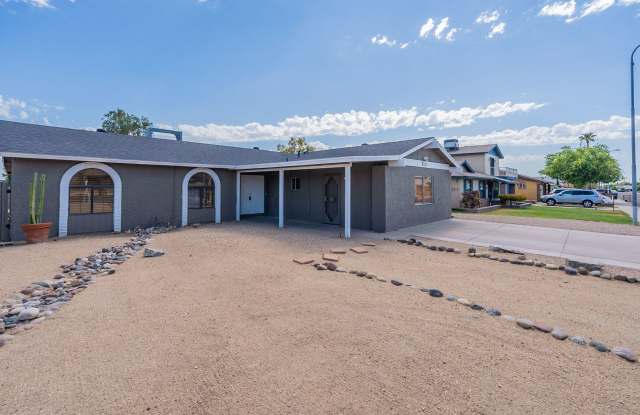 Rare Find in Glendale: 4-Bedroom, 3-Bath w/ POOL & NO HOA Gallery 4