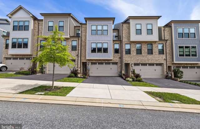 218 HICKORY HOLLOW Court - 218 Hickory Hollow Court, Cockeysville, MD 21030