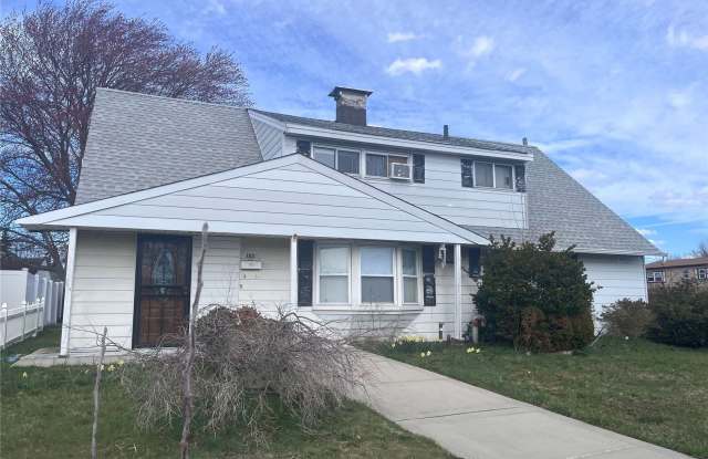 133 Abbey Lane - 133 Abbey Lane, Levittown, NY 11756