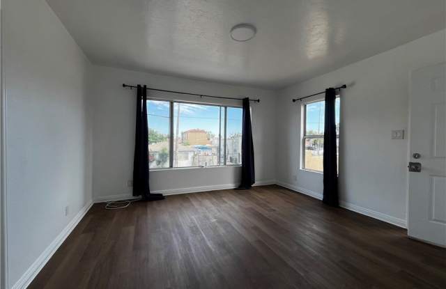 7215 S Van Ness Avenue photos photos