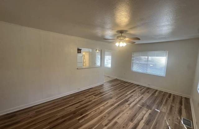 6709 Hindman Parkway Gallery 2
