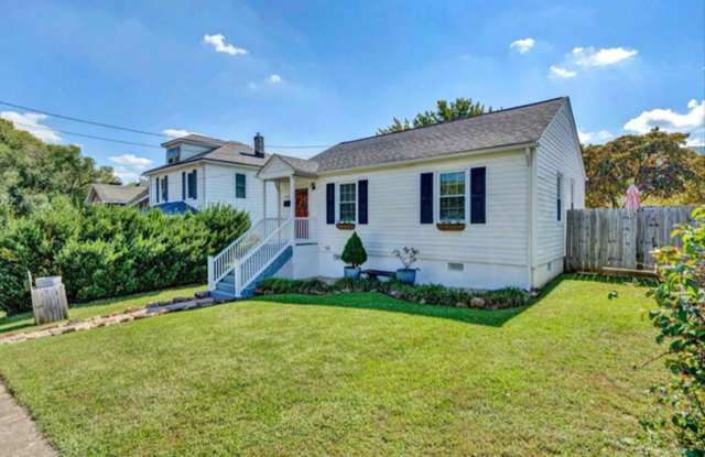 439 Cedar Bluff Ave SE - 439 Cedar Bluff Avenue Southeast, Roanoke, VA 24013