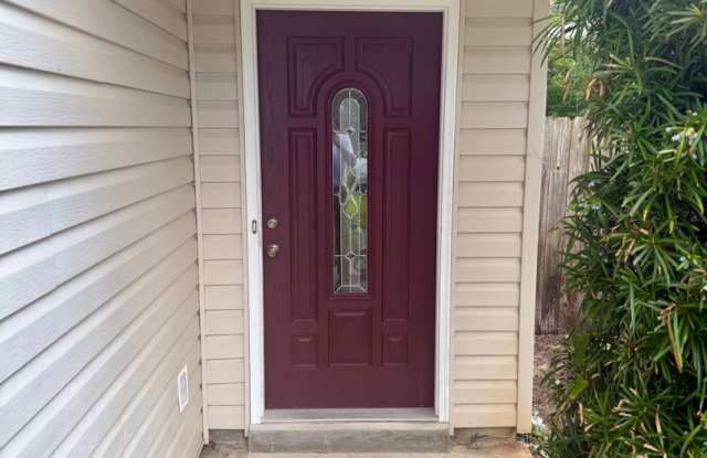 Bright & Spacious 4 Bedroom Home Near Hurlburt Field! Gallery 4