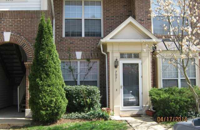 7021 METROPOLITAN PLACE - 7021 Metropolitan Place, Idylwood, VA 22043