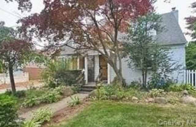 81 Gerard Avenue photos photos