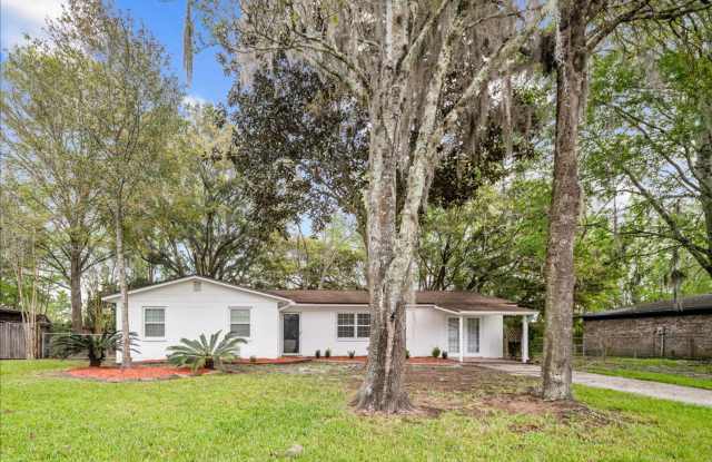 3/2 with 1/1 In Law Suite in  Heritage Farms Orange Park South Gallery 3