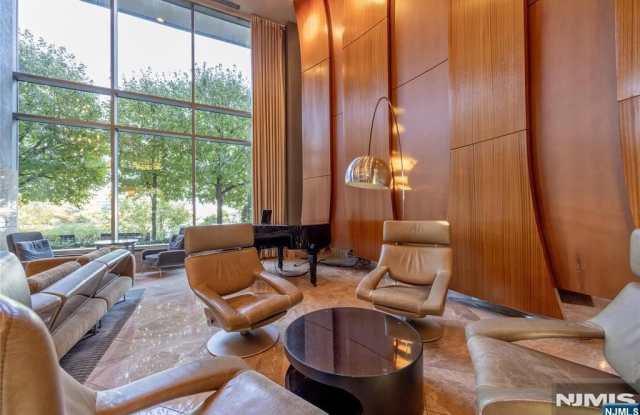 8100 River Road Gallery 3
