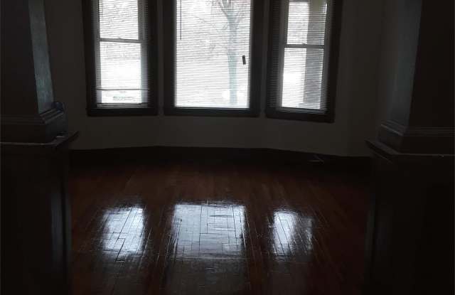 6051 Whitewood Gallery 4