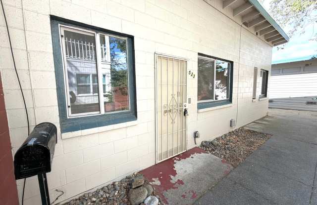 Biker’s Paradise: Cozy 2BR Duplex Steps from UC Davis & Downtown. photos photos