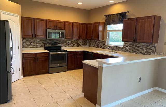 9028 WILLOWBROOK CIRCLE Gallery 4