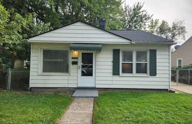 2 bed 1 bath Ferndale ranch on a quiet, tree-lined street. photos photos