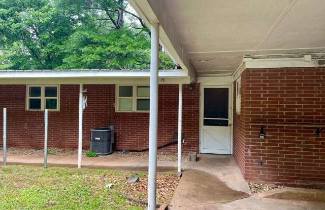 Spacious 2BR/1BA apartment off South Milledge Ave! photos photos Spacious 2BR/1BA apartment off South Milledge Ave! photos photos
