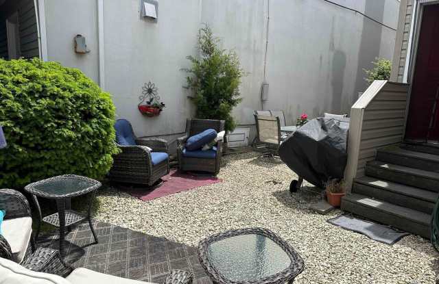 33 S Benson Ave - 33 South Benson Avenue, Margate City, NJ 08402