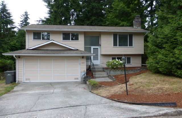 13457 92nd Pl NE - 13457 92nd Place Northeast, Kirkland, WA 98034