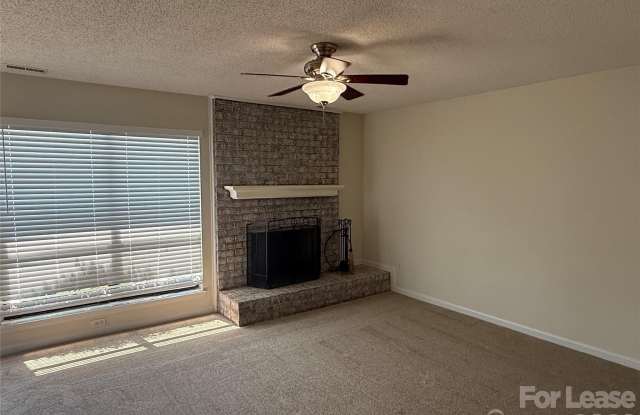 11000 Carmel Crossing Road Gallery 2