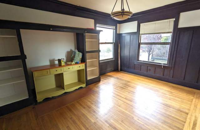 1285 Oak Street photos photos