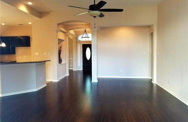 4313 Waltham Street Gallery 4