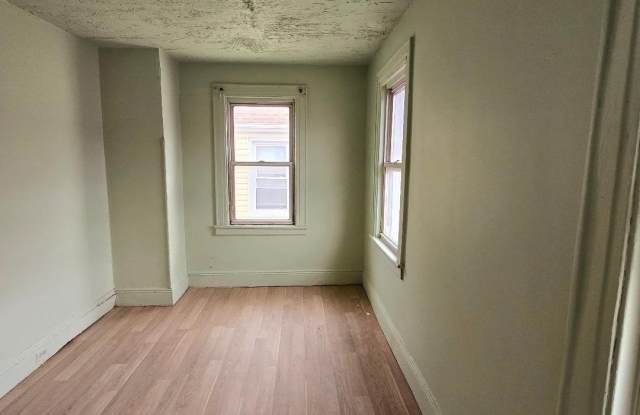 175-10 93rd Avenue Gallery 3