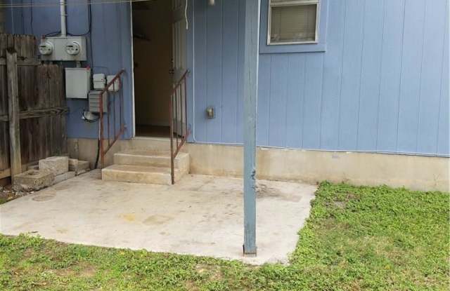 1304 Pitcairn Dr photos photos