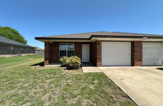 Viewable May 15th!  Dogs Accepted! photos photos