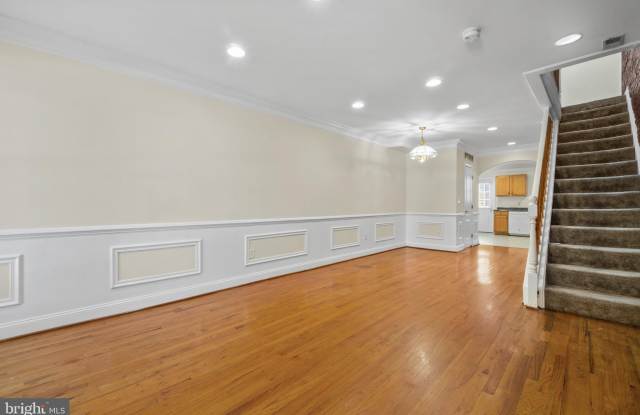514 N MILTON Avenue Gallery 3