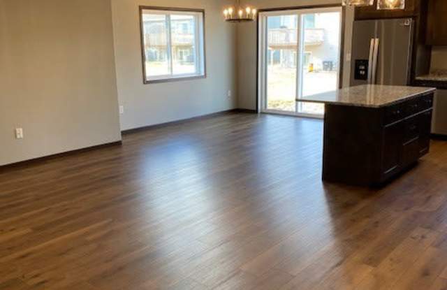 2718 10th Street West Gallery 3