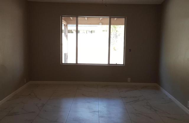 4028 W Angela Drive Gallery 4