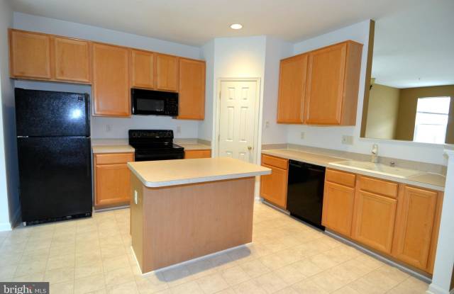 1029 MEANDERING WAY Gallery 4