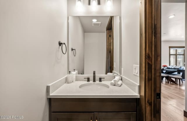 3751 Blackstone Drive Gallery 2