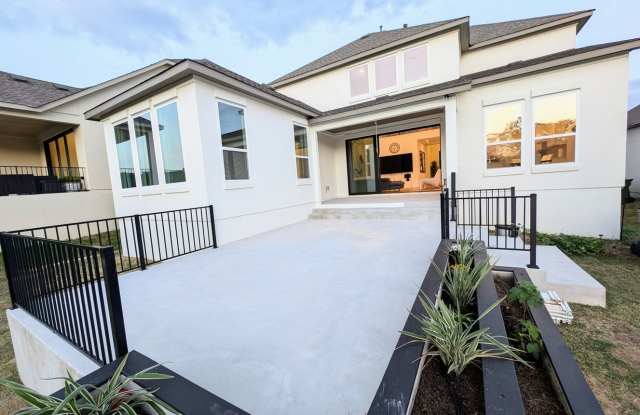 Luxurious 4BR House in the Travisso community. Gallery 4