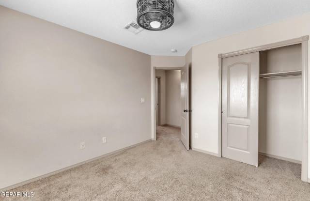 14330 Woods Point Avenue photos photos
