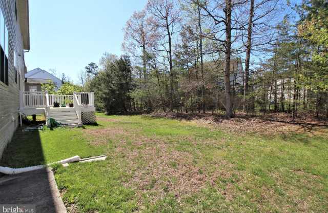 6208 ERLAND WAY Gallery 3