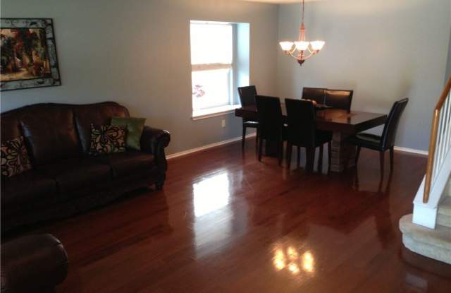 2302 Valerian Trl Gallery 2
