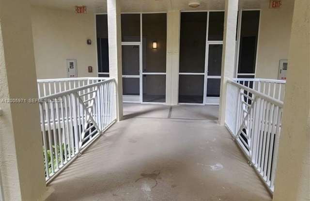 3600 Oaks Clubhouse Dr photos photos