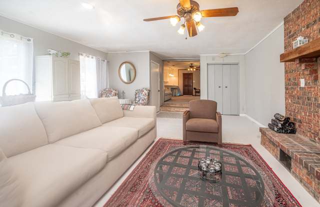 21322 Carole Street photos photos