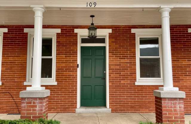 3 Bed 1 Bath Home In Mountville Gallery 2