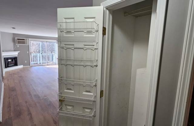 55 Mill Plain Rd photos photos
