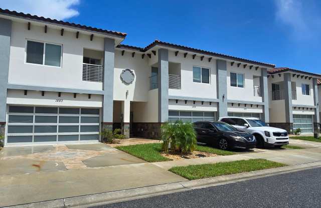 Beautiful and Modern 4 bed 3.5 Bath Townhome Available for RENT NOW! photos photos