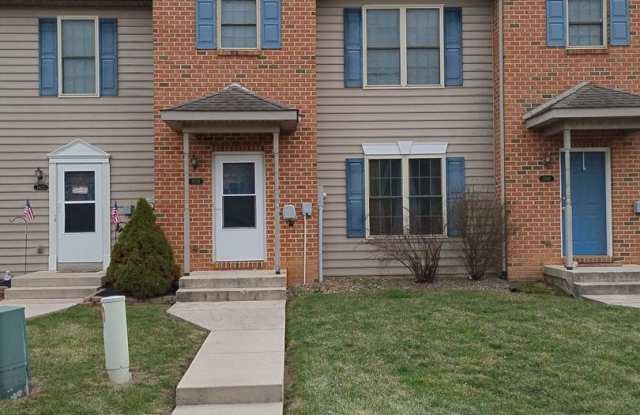 Available Soon – 3 Bed / 2.5 Bath Townhouse with 2-Car Garage photos photos