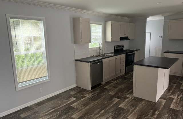 3/2 Brooksville Available Now ! Apply for FREE This Holiday Season! photos photos