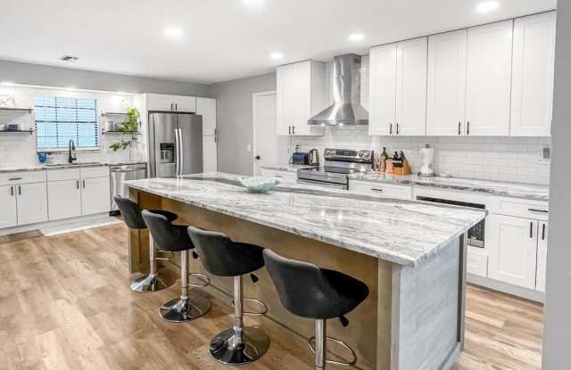 12989 Meadowbreeze Drive Gallery 3