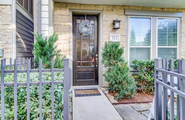 724 N Shepherd Drive Gallery 2