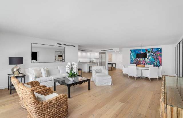 100 Worth Avenue 220 - 100 Worth Avenue, Palm Beach, FL 33480