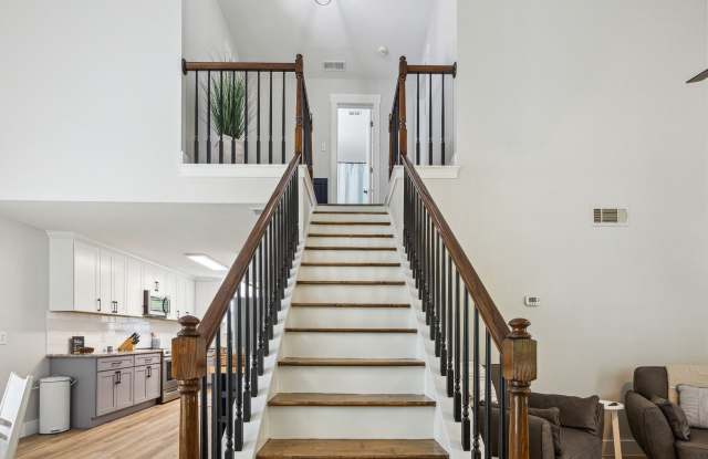 2545 Forest Park Gallery 4
